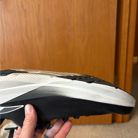 Altra women’s Experience Flow 9.5 - Picture 5 of 5